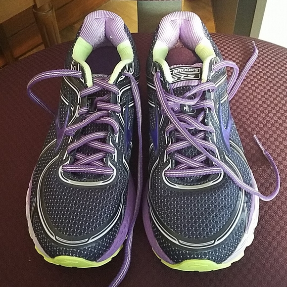 Brooks Shoes - Brooks GTS 16